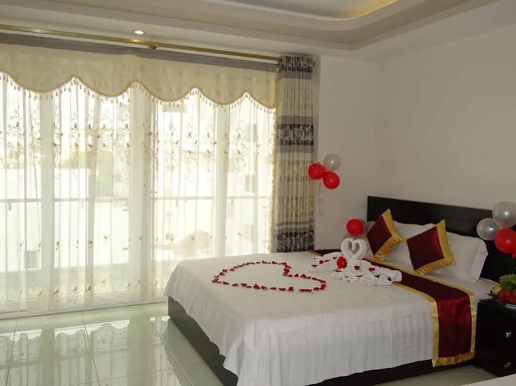 Bach Duong Hotel Nha Trang 2*,